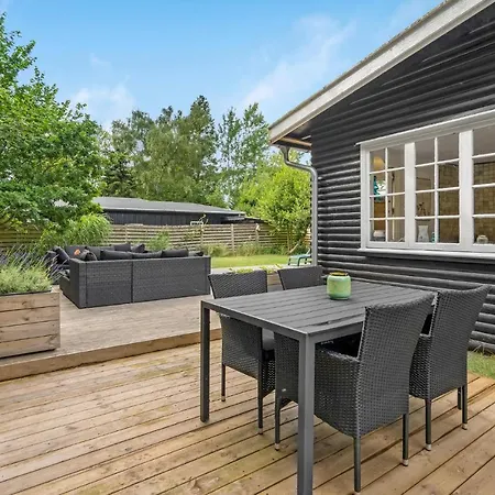2 Bedroom Cozy In Vaeggerlose *