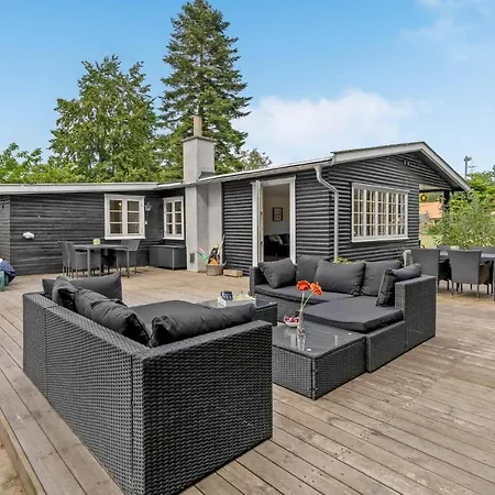 2 Bedroom Cozy In Vaeggerlose *