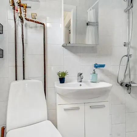 2 Bedroom Cozy In Vaeggerlose * Bøtø By